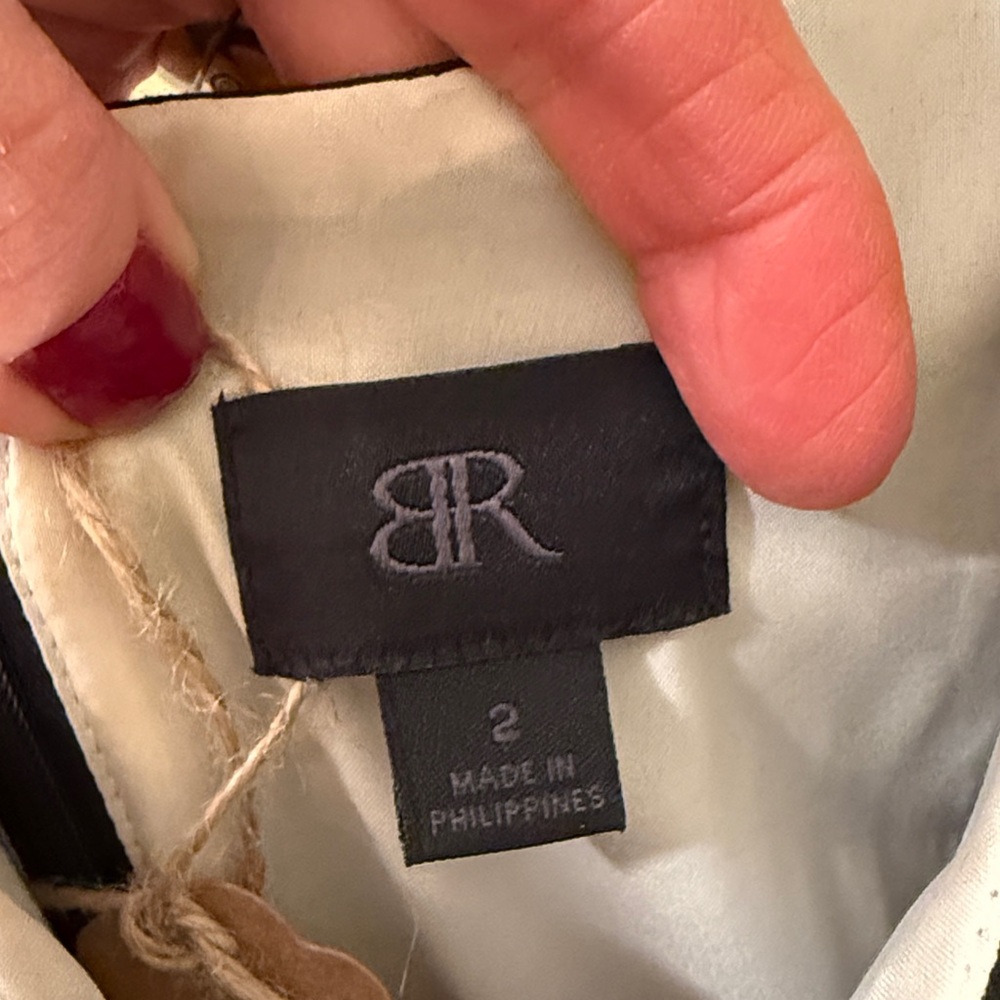 Banana Republic Black and Cream Classic Knit Stripe Dress Size 2. Like New - Picture 3 of 4